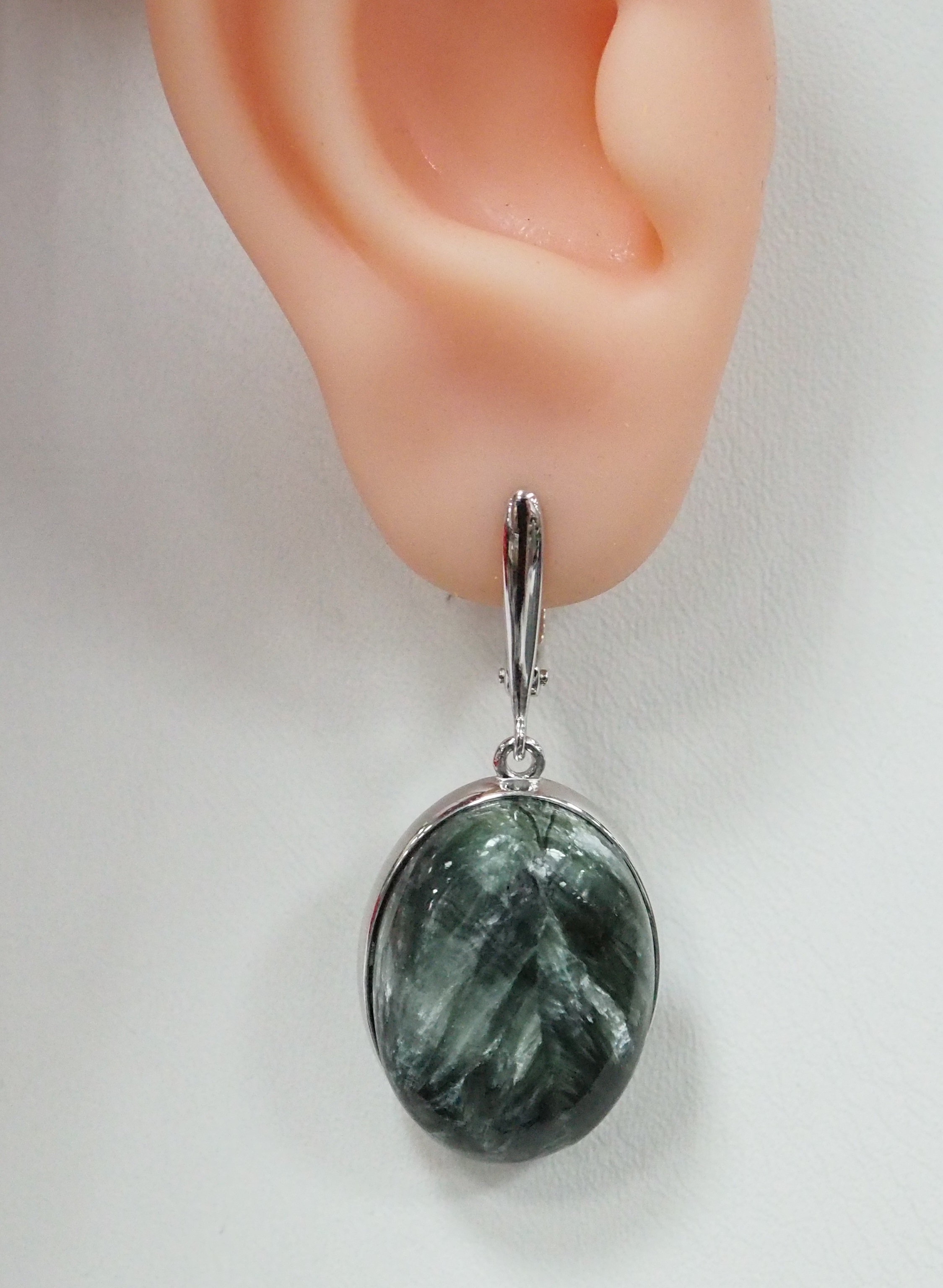 Серебряные серьги с серафинитами